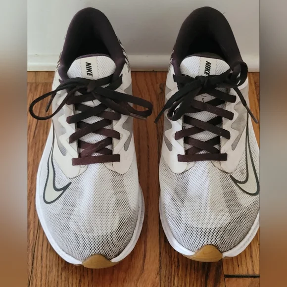 Nike Womens Quest 3 CV0149-110 White Running Shoes Sneakers Size 7.5 - Picture 2 of 8